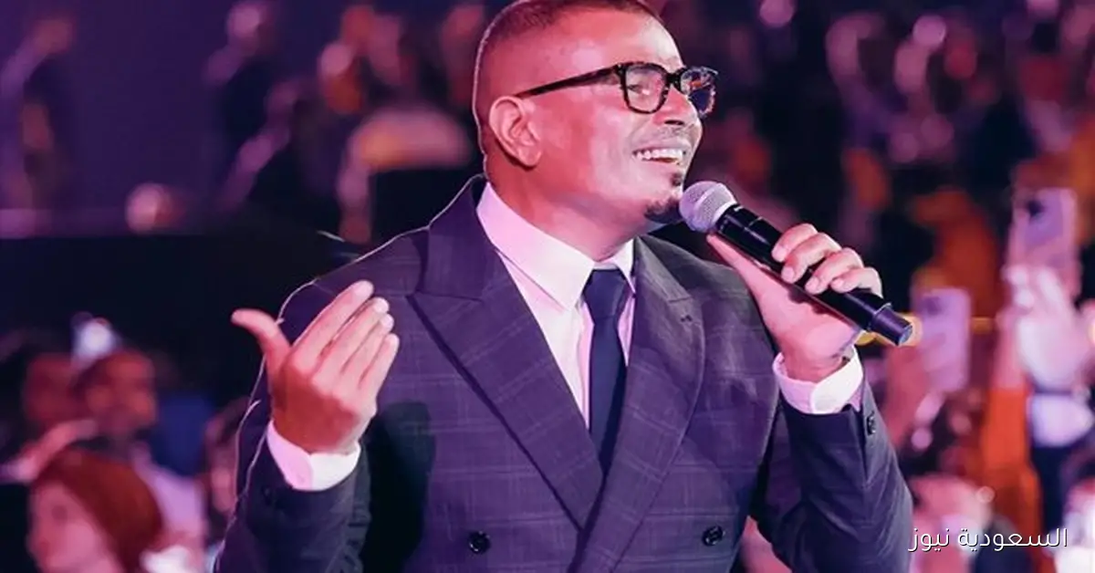 الهضبة عمرو دياب يتألق في حفل خاص بالأهرامات