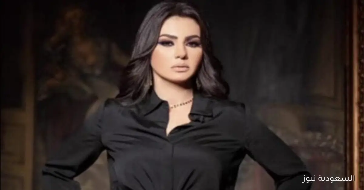 دينا فؤاد تتألق بالأ黑 الكلاسيكي في مهرجان الفضائيات العربية