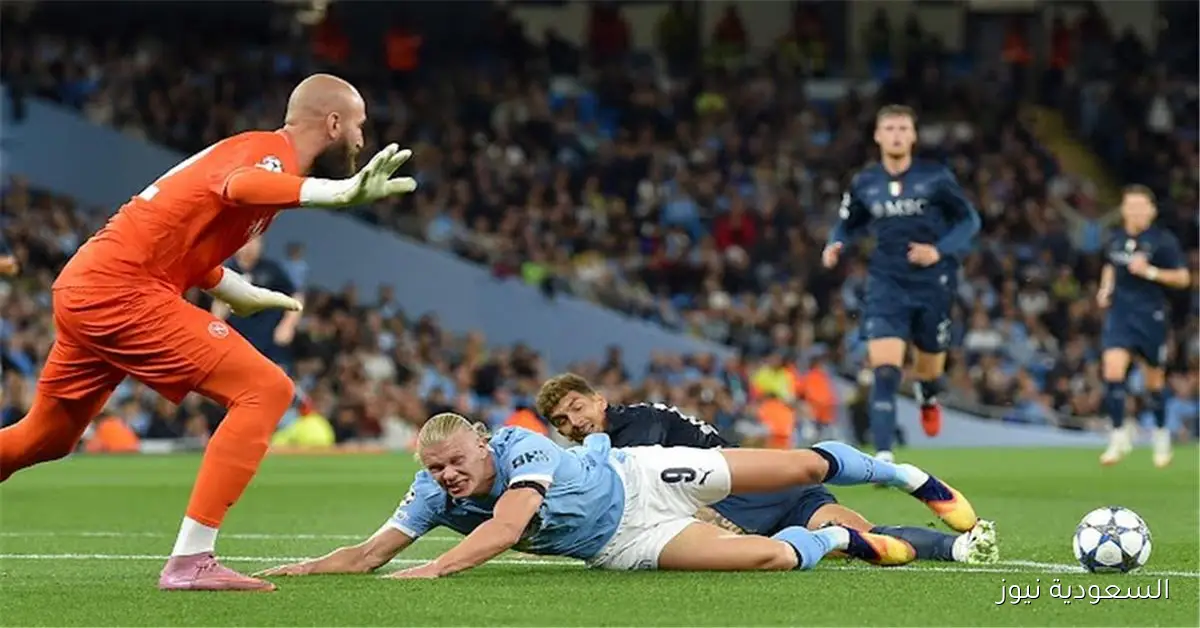 طرد لاعب نابولي خلال مواجهة مانشستر سيتي في دوري أبطال أوروبا