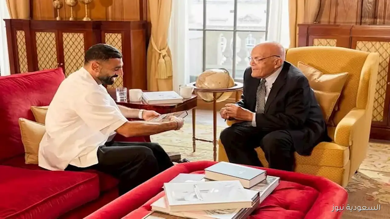 قصص لا تفوتك: أزمة قلبية لمدرب في الدوري المصري ولقاء مثير بين صلاح ومجدي يعقوب