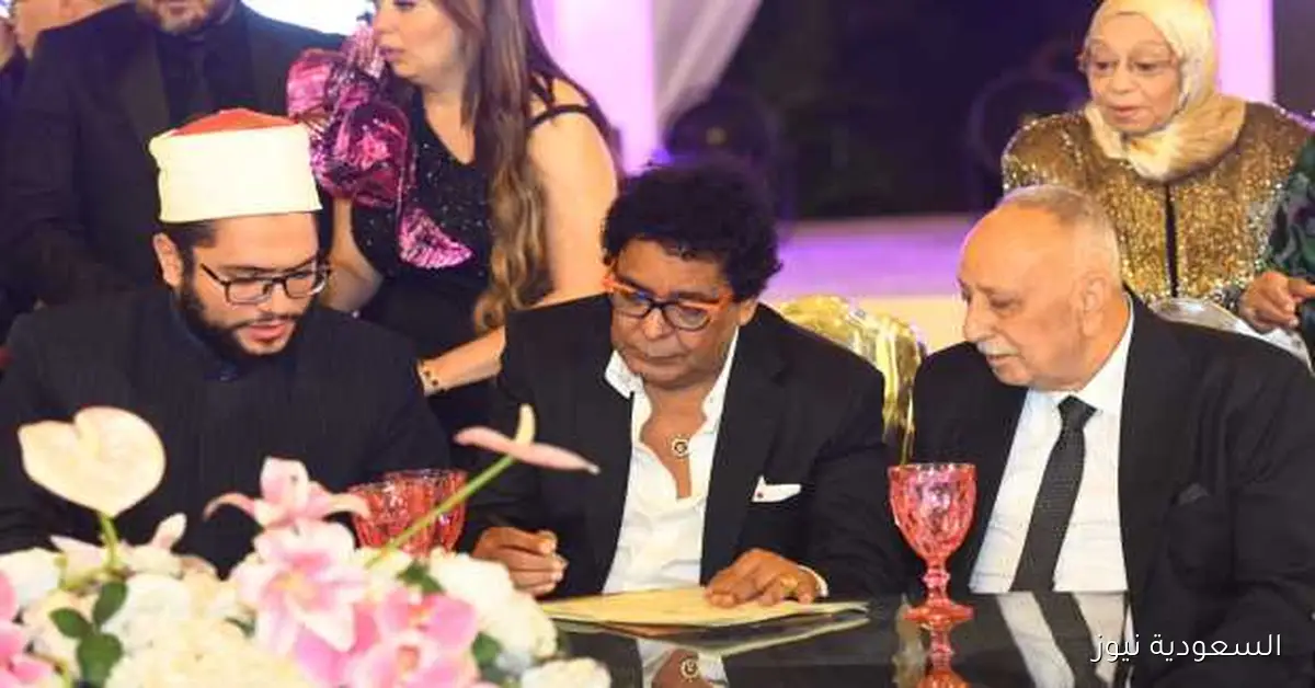 محمد منير يشهد عقد قران ابنة شقيقته