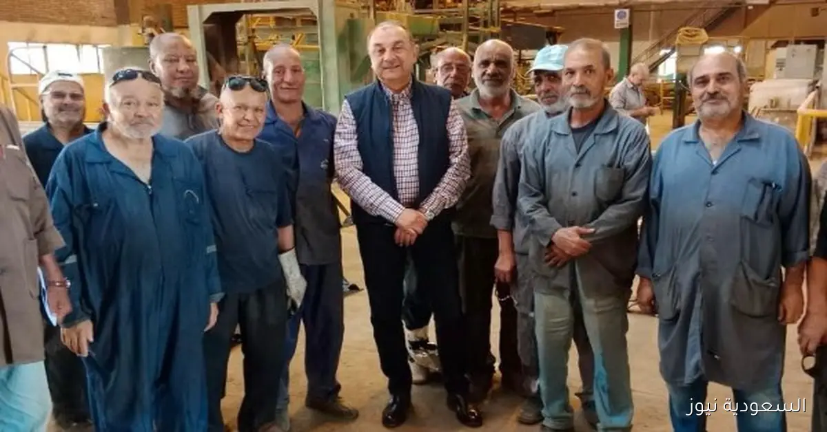 وزير قطاع الأعمال العام يزور شركتي النصر للمواسير وسيجوارت لمتابعة سير العمليات الإنتاجية