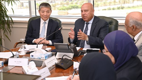 3 مليارات دولار.. كامل الوزير يناقش مع السفير الصيني تعزيز الاستثمارات في قطاع النقل والصناعة