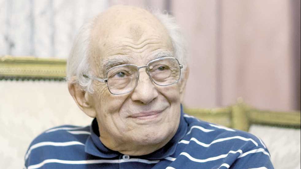 أول تعليق لرشوان توفيق حول تقديم لن أعيش في جلباب أبي 2