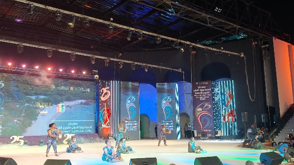 إبهار سريلانكا ولياقة غينيا: فرق ساحرة تألقت في افتتاح مهرجان الإسماعيلية