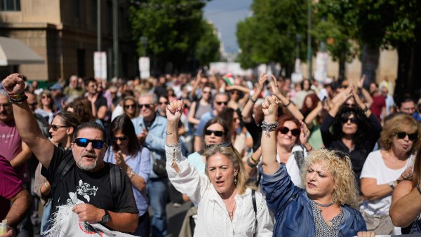إضراب جديد في اليونان احتجاجاً على قانون يمدد ساعات العمل