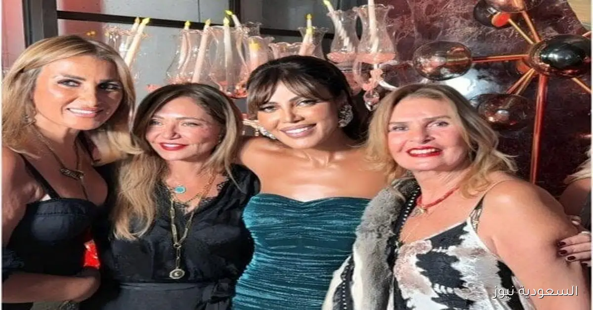 احتفال ليلى علوي بعيد ميلاد ريهام حجاج في واحدة من أجمل الليالي