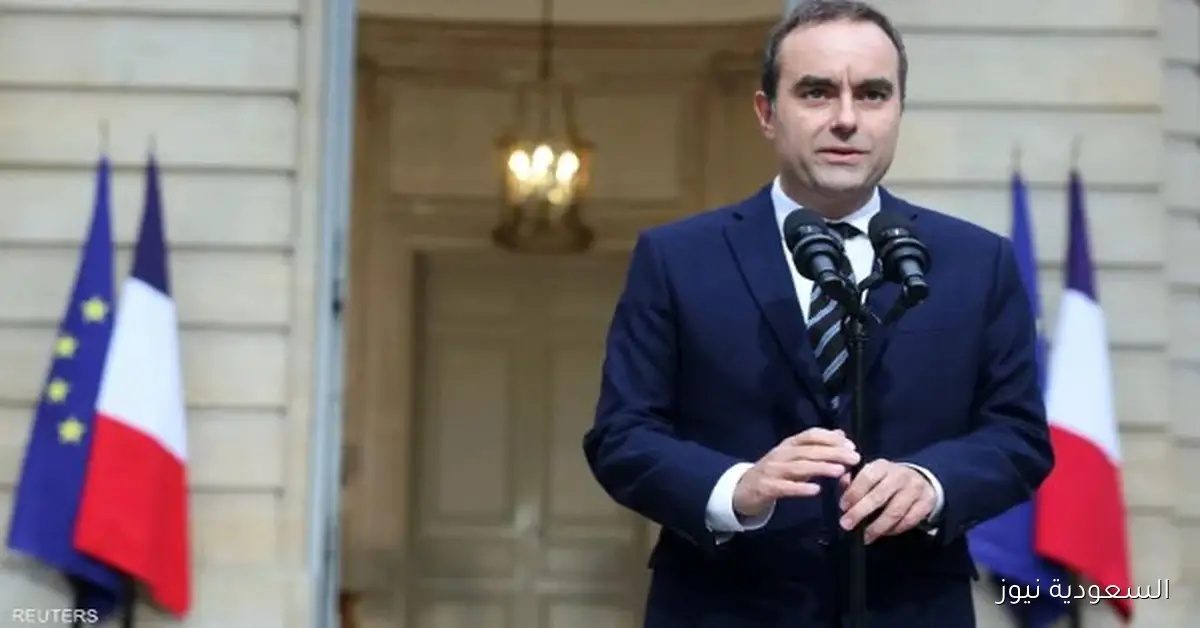 استقالة مفاجئة لرئيس وزراء فرنسا بعد يوم واحد من تشكيل الحكومة