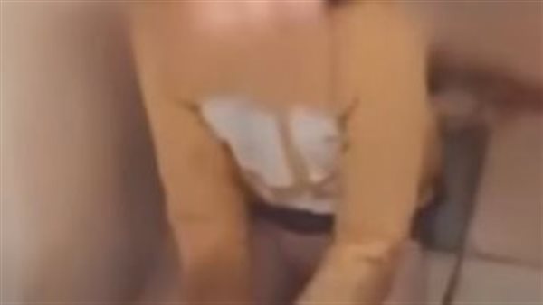 الأمن يحقق في حادثة اعتداء أم على طفليها داخل دورة مياه