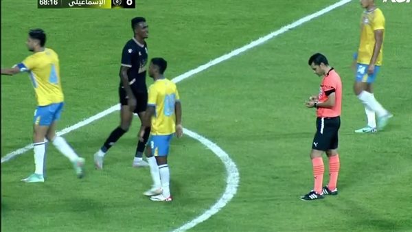 الإسماعيلي يتقدم بشكوى ضد محمود البنا بسبب أخطائه في مباراة فاركو