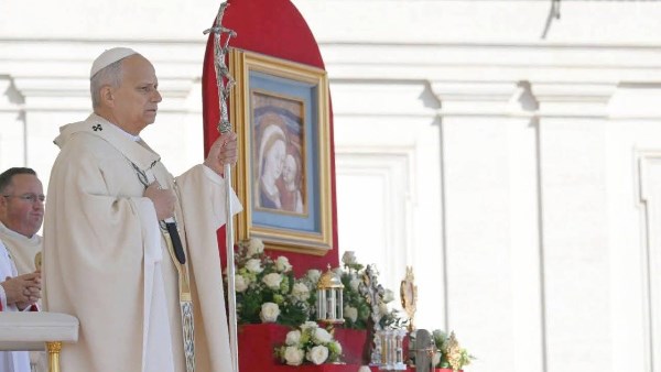 البابا لاون الرابع عشر يترأس قداس إعلان قداسة سبعة طوباويين من ثلاث قارات