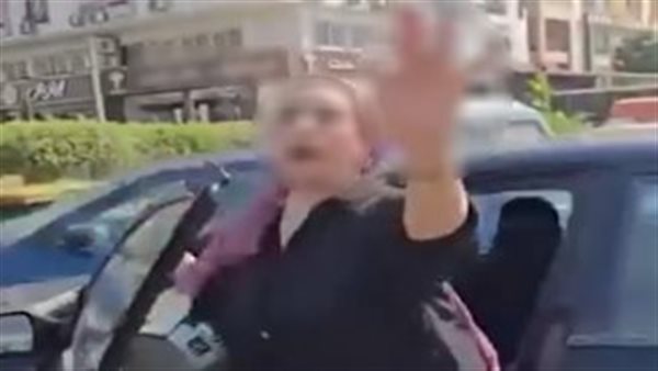 الداخلية تكشف تفاصيل استغاثة شخص من سيدة واتهامها له بالسب والتلويح له بإشارات خادشة
