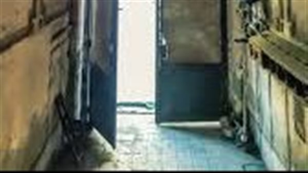 العثور على جثة طفل وفتاة فاقدة الوعي في مدخل عقار بفيصل