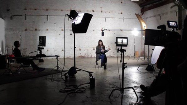 القبض على مدير مكتب كاستنج غير مرخص يجذب شباب وفتيات لتصويرهم بالقاهرة