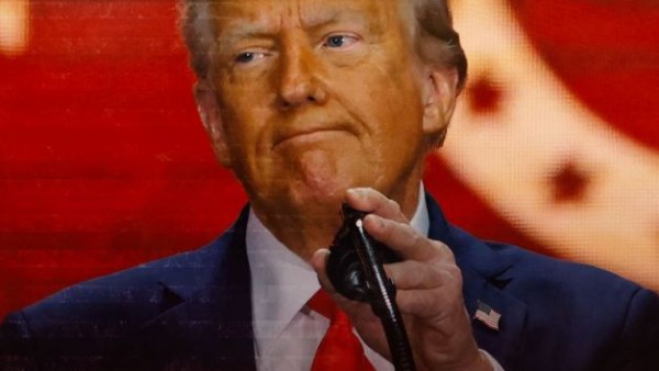 ترامب يتراجع عن لقاء بوتين المقرر بسبب رغبته في عدم إضاعة الوقت