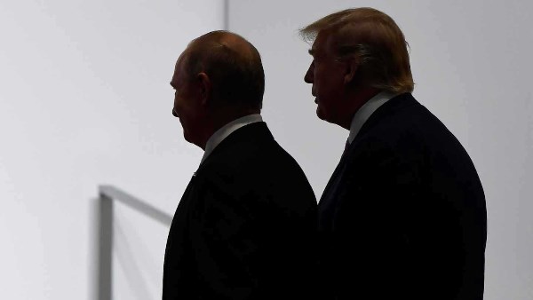 ترامب يدعو لفرض عقوبات على روسيا ويأمل في حل سريع للأزمة