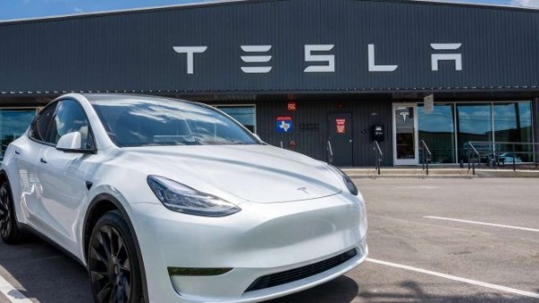 تسلا تستعد لإطلاق سيارة كهربائية جديدة بسعر لا يُصدق