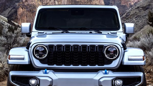 جيب تستدعي سياراتها الهجينة بسبب مشكلة خطيرة