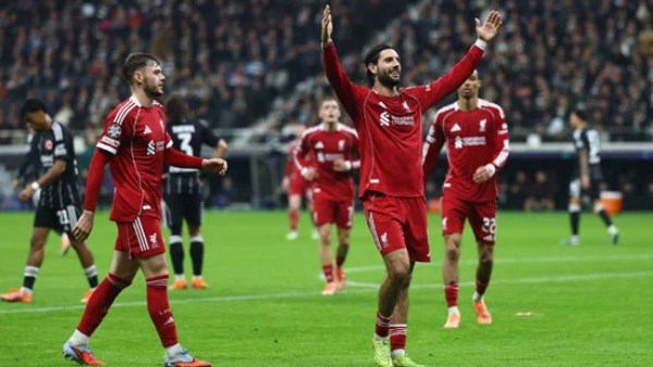 خماسية ليفربول تضع آينتراخت فرانكفورت في مأزق وتعيد الفريق إلى مساره الصحيح