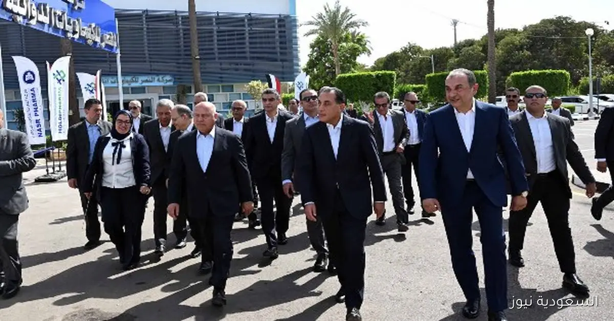 رئيس الوزراء يزور القليوبية لافتتاح وتفقد مصانع الأدوية المطورة