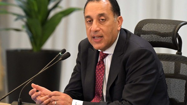 رئيس الوزراء يطلق التشغيل التجريبي لمحطة الربط الكهربائي بين مصر والسعودية