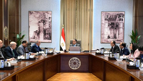 رئيس الوزراء يواصل متابعة جهود إزالة التعديات على نهر النيل