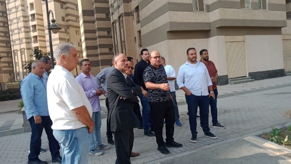 رئيس جهاز حدائق أكتوبر يقوم بجولة تفقدية في مشروع فالي تاورز