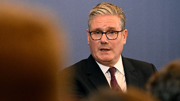 رئيس وزراء بريطانيا يدعو لوقف القتل في أوكرانيا فورًا