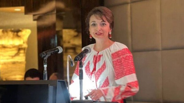 سفيرة رومانيا في القاهرة تبرز جهود الرئيس السيسي في إنجاح قمة السلام بشرم الشيخ