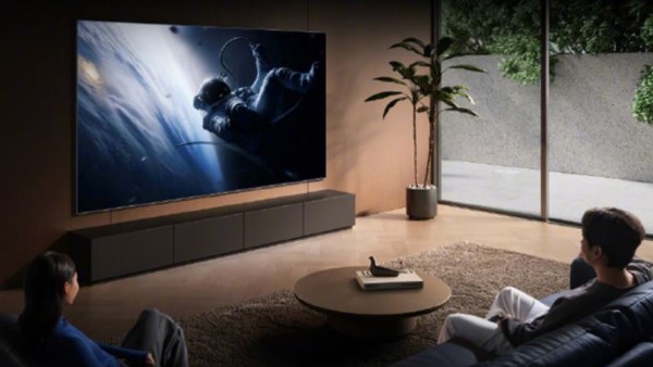 شاومي تفاجئ الجميع بتلفزيون عملاق 98 بوصة يأسر الأنفاس