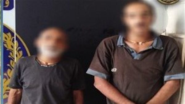 ضبط شخصين بتهمة حيازة مخدر الهيروين في القاهرة