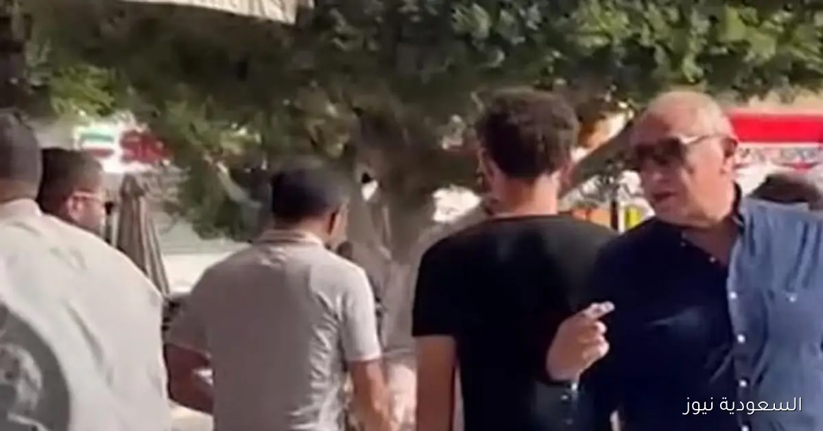 لحظة وصول الخطيب إلى النادي الأهلي لتقديم أوراق ترشحه