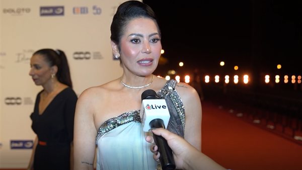 لقاء الخميسي ترد على وصف إطلالات الفنانات بالجريئة: أمر سخيف يسعى للتريند