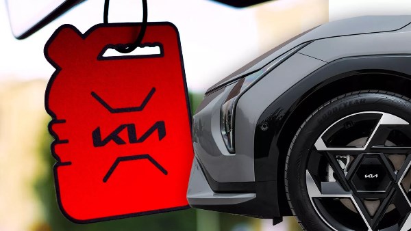 لو كنت تعشق الذكريات.. كيا تقدم معطر جو برائحة البنزين لمحبي السيارات الكهربائية