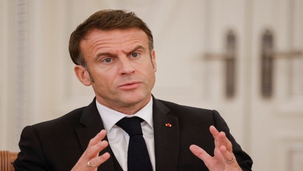 ماكرون يؤكد: سرقة متحف اللوفر اعتداء على تراثنا وسنسعى لتقديم الجناة للعدالة