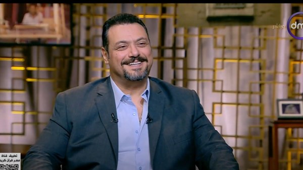 مراد مكرم ينتقد فيديوهات الذكاء الاصطناعي بسبب كلاب الشوارع