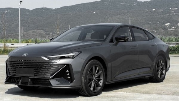 مواصفات سيارة شانجان UNI-V السيدان 2026