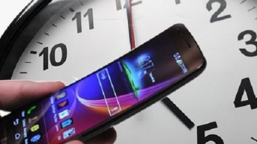 موعد تغيير الساعة في مصر 2025 وبدء التوقيت الشتوي بعد 10 أيام