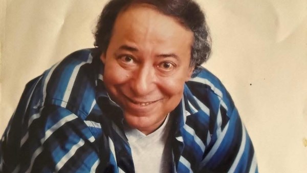 موهبة واحتراف: أحمد السعدني وشقيقته يحتفلان بذكرى ميلاد والدهما بكلمات مؤثرة