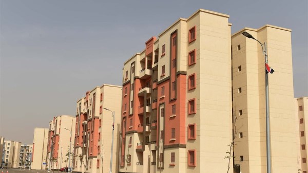 وزير الإسكان يزور وحدات مبادرة “سكن لكل المصريين” في مدينة العاشر من رمضان