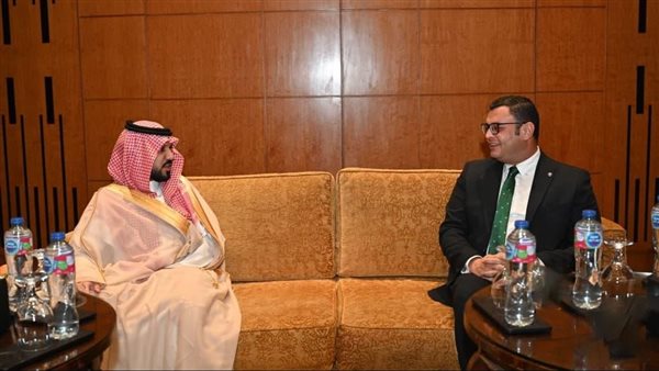 وزير الإسكان يلتقي وفد الإسكان السعودي لتعزيز التعاون وتبادل الخبرات