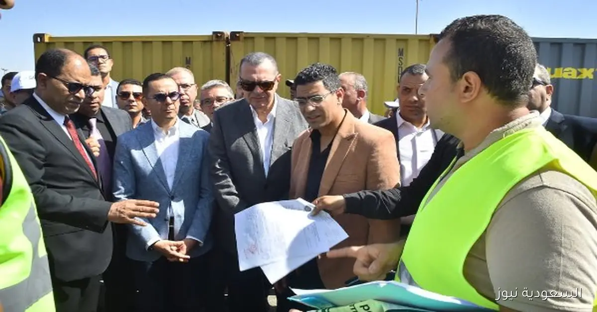 وزير الاستثمار يزور ميناء العين السخنة ويستعرض تقدم العمل في منظومة الفحص