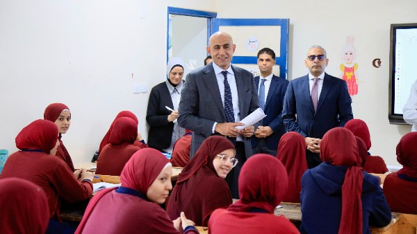 وزير التعليم يؤكد انتظام الدراسة بالمدارس يعكس الجهد المبذول ومتابعة الأهالي لأبنائهم