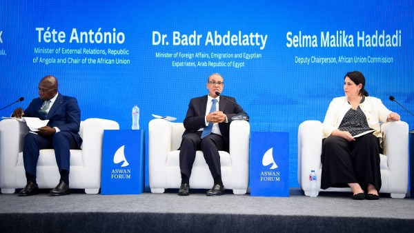 وزير الخارجية يناقش في منتدى أسوان أهمية تشجيع الحوار وتعزيز الشراكات الإقليمية والدولية