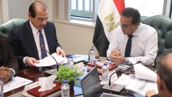 وزير الصحة يتابع آخر مستجدات دعم وصرف الألبان الصناعية العلاجية