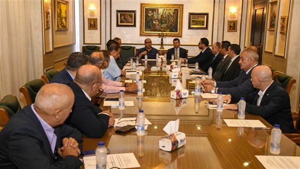 تشكيل وفد قانوني مشترك من وزارة الشباب واللجنة الأولمبية لتفسير القانون الجديد للرياضة والقرارات التنفيذية مع الاتحادات