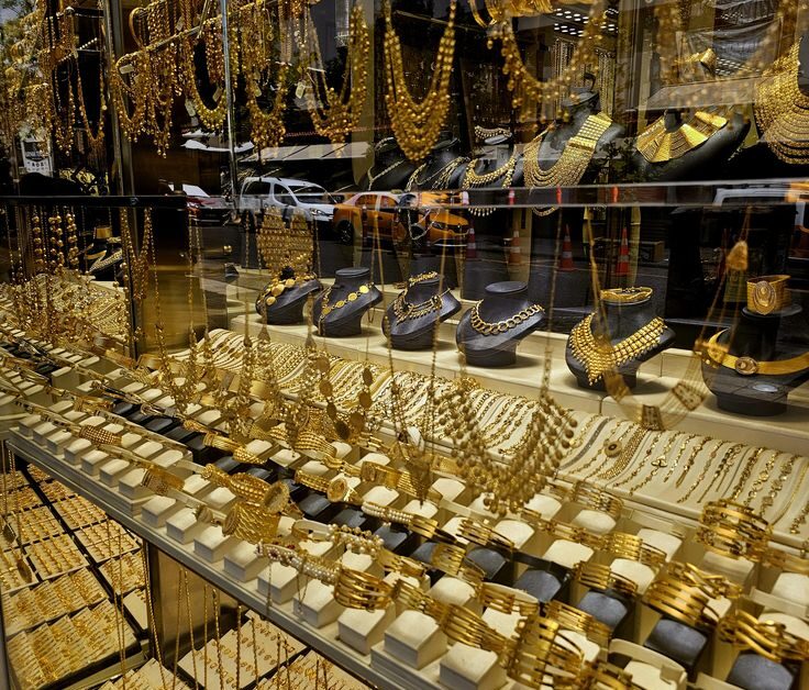 سعر الذهب عيار 21 الأكثر رواجًا اليوم الجمعة 14 نوفمبر 2025 ينخفض بمقدار 75 جنيهًا