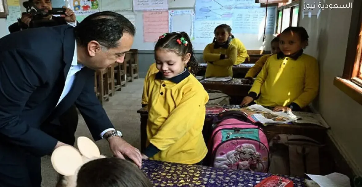 رئيس الوزراء يتفقد مدرسة أسكر الابتدائية خلال جولته في قرى “حياة كريمة” بالجيزة