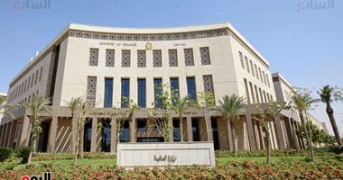 السعودية نيوز : 
                                            صرف مرتبات شهر ديسمبر للعاملين بالدولة يوم 24 من الشهر الجارى