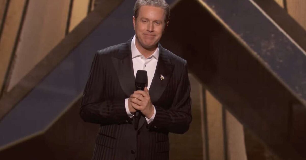 جيف كيللي يفتتح جوائز الألعاب 2025 بتكريم مؤثر لوالده